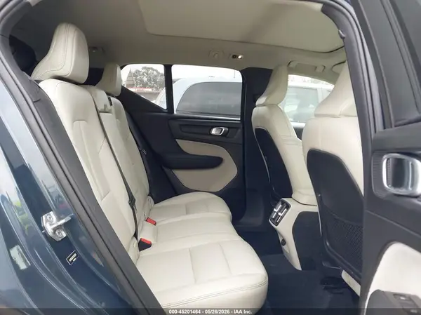 YV4162UL6K2102314 2019 VOLVO XC40 - Image 8