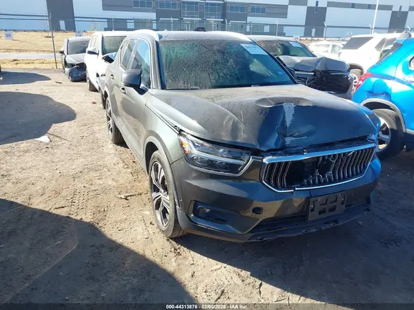 YV4162UL6K2133515 2019 VOLVO XC40 - Image 1