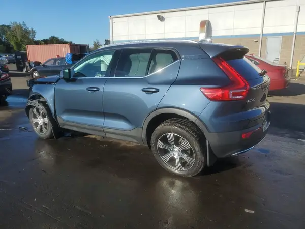 YV4162UL6L2251632 2020 VOLVO XC40 - Image 2