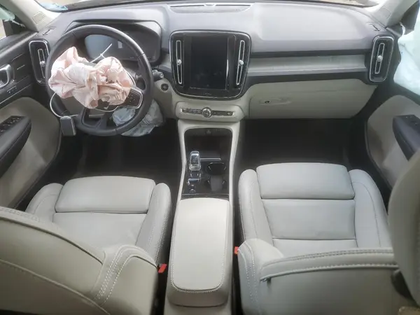 YV4162UL6L2251632 2020 VOLVO XC40 - Image 8