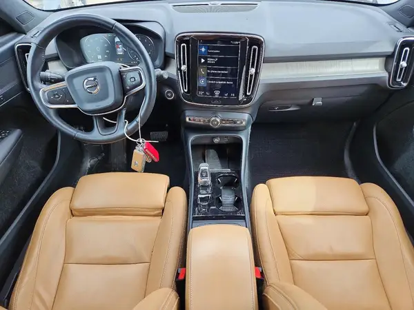 YV4162UL6L2251890 2020 VOLVO XC40 - Image 8