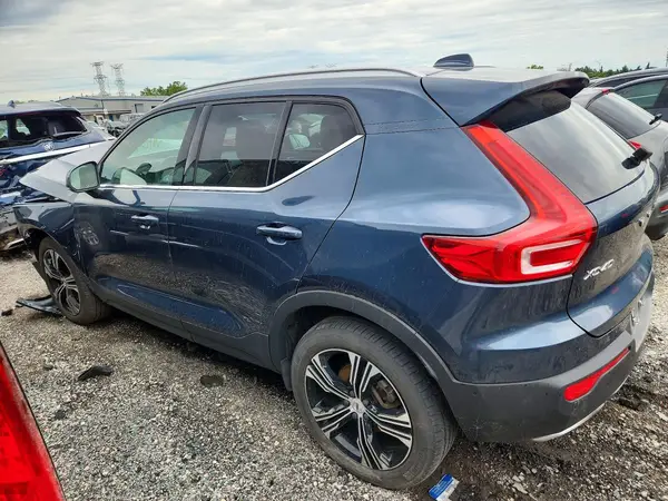 YV4162UL6L2313370 2020 VOLVO XC40 - Image 2
