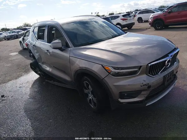 YV4162UL7L2255396 2020 VOLVO XC40 - Image 1