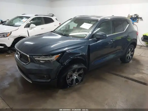 YV4162UL7L2291167 2020 VOLVO XC40 - Image 2