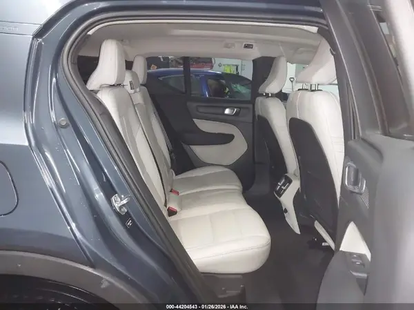 YV4162UL7L2291167 2020 VOLVO XC40 - Image 8