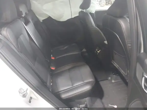 YV4162UL7M2432305 2021 VOLVO XC40 - Image 8