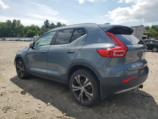 YV4162UL7M2569017 2021 VOLVO XC40 - Image 2