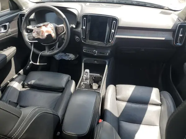 YV4162UL7M2569017 2021 VOLVO XC40 - Image 8