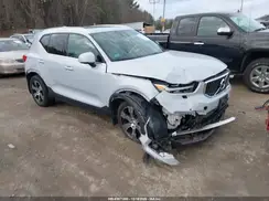 YV4162UL7N2708046 2022 VOLVO XC40