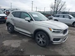 YV4162UL8K2099500 2019 VOLVO XC40