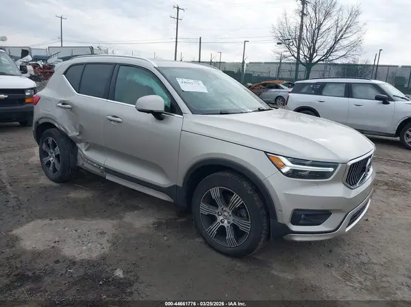 YV4162UL8K2099500 2019 VOLVO XC40 - Image 1