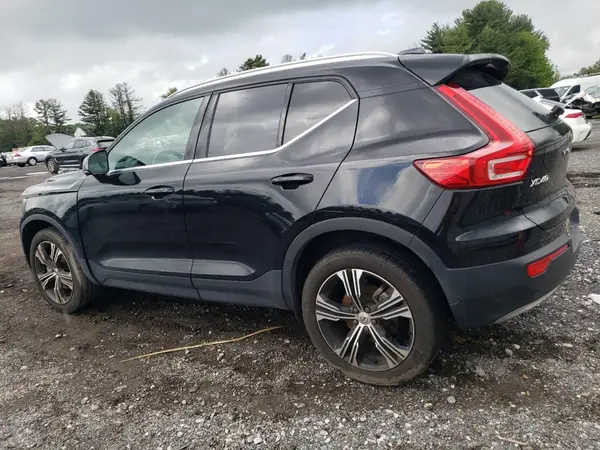 YV4162UL8M2476443 2021 VOLVO XC40 - Image 2