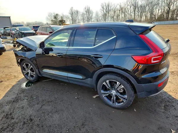 YV4162UL8M2483554 2021 VOLVO XC40 - Image 2