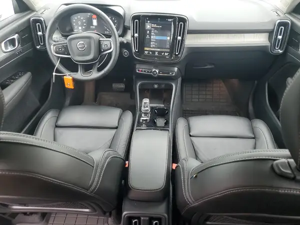 YV4162UL8N2666891 2022 VOLVO XC40 - Image 8