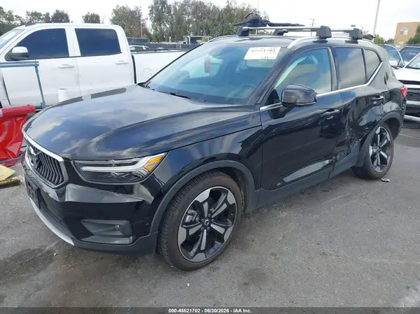 YV4162UL9K2064884 2019 VOLVO XC40 - Image 2