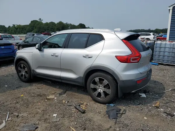 YV4162UL9K2069907 2019 VOLVO XC40 - Image 2