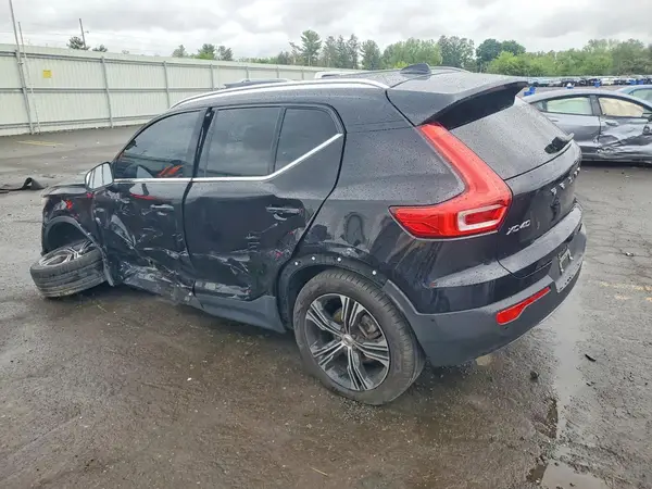YV4162UL9K2101805 2019 VOLVO XC40 - Image 2