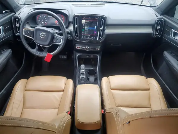 YV4162UL9K2101805 2019 VOLVO XC40 - Image 8
