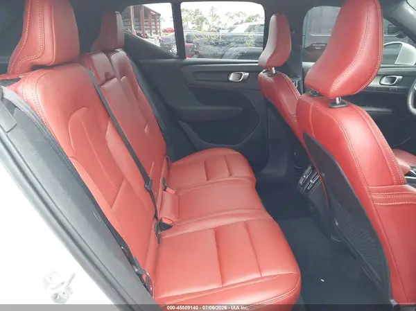 YV4162UL9K2134741 2019 VOLVO XC40 - Image 8