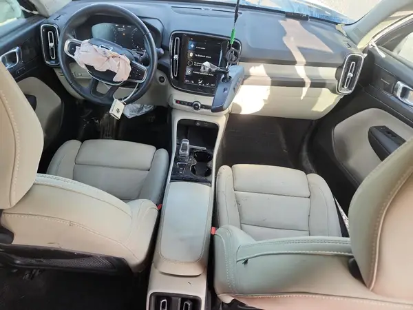 YV4162ULXM2551515 2021 VOLVO XC40 - Image 8