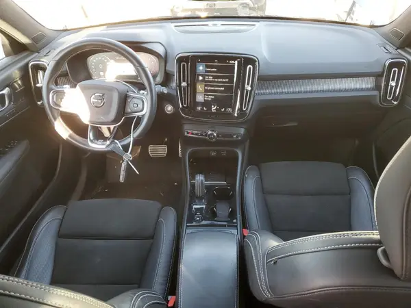 YV4162UM0K2075264 2019 VOLVO XC40 - Image 8