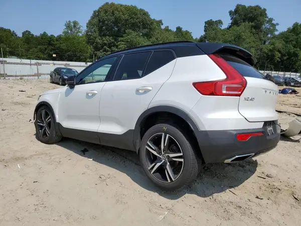 YV4162UM0K2075751 2019 VOLVO XC40 - Image 2