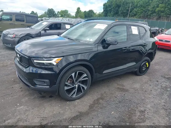 YV4162UM0K2085860 2019 VOLVO XC40 - Image 2