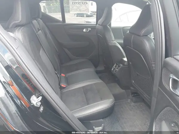 YV4162UM0K2085860 2019 VOLVO XC40 - Image 8