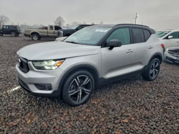 YV4162UM0K2102706 2019 VOLVO XC40 - Image 1