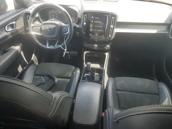 YV4162UM0K2104942 2019 VOLVO XC40 - Image 8