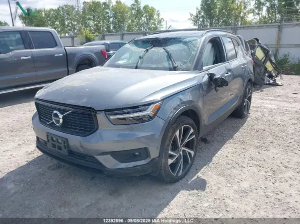 YV4162UM0K2112376 2019 VOLVO XC40 - Image 2