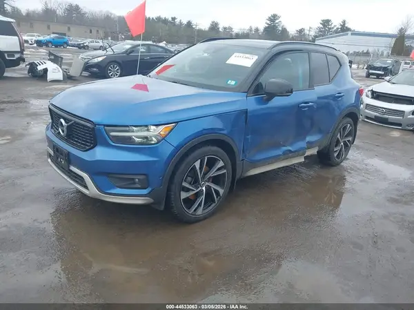 YV4162UM0K2117612 2019 VOLVO XC40 - Image 2