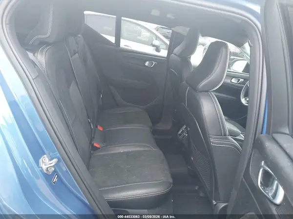YV4162UM0K2117612 2019 VOLVO XC40 - Image 8