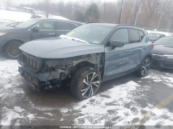 YV4162UM0L2233152 2020 VOLVO XC40 - Image 2