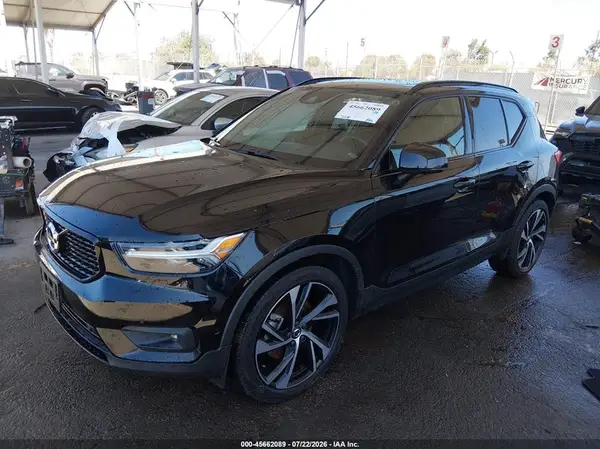 YV4162UM0L2244345 2020 VOLVO XC40 - Image 2