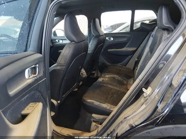 YV4162UM0L2244345 2020 VOLVO XC40 - Image 8
