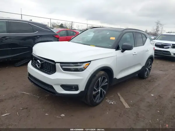 YV4162UM0L2348110 2020 VOLVO XC40 - Image 2