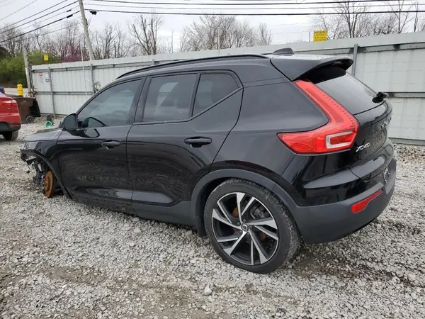 YV4162UM0M2424488 2021 VOLVO XC40 - Image 2