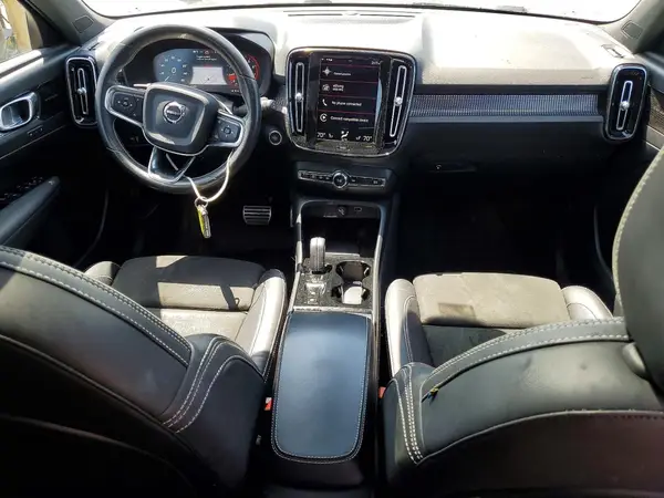 YV4162UM0M2449245 2021 VOLVO XC40 - Image 8