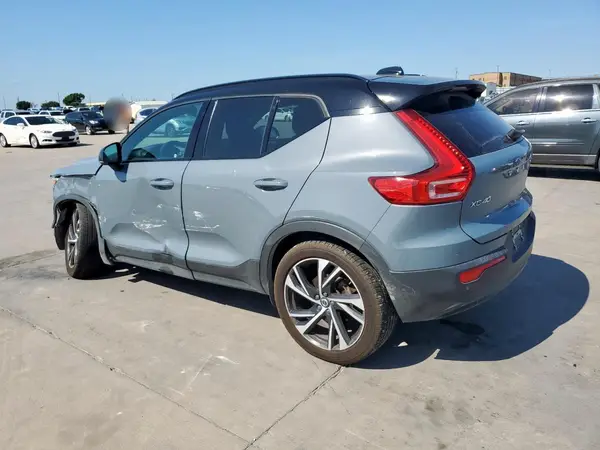 YV4162UM0M2450167 2021 VOLVO XC40 - Image 2