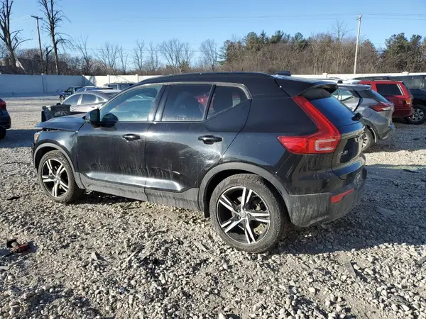 YV4162UM0M2471777 2021 VOLVO XC40 - Image 2