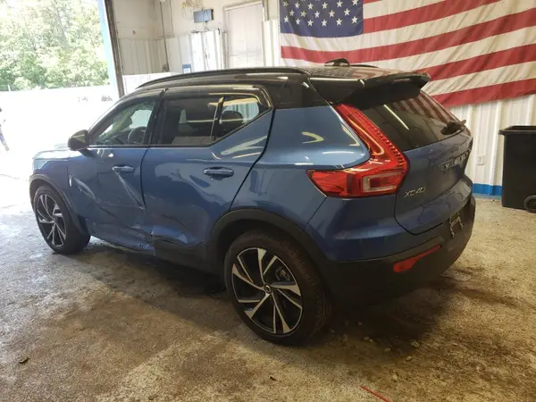 YV4162UM0M2475912 2021 VOLVO XC40 - Image 2