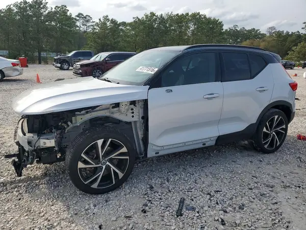 YV4162UM0M2483394 2021 VOLVO XC40 - Image 1