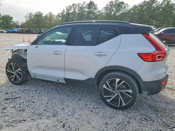 YV4162UM0M2483394 2021 VOLVO XC40 - Image 2