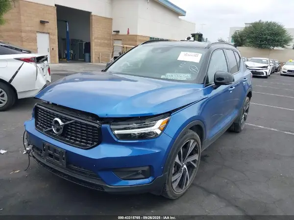 YV4162UM0M2516183 2021 VOLVO XC40 - Image 2