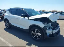 YV4162UM0M2522372 2021 VOLVO XC40