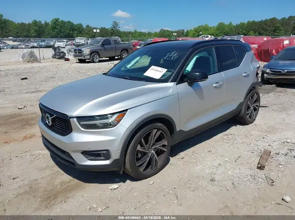 YV4162UM1K2107719 2019 VOLVO XC40 - Image 2