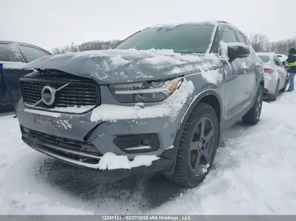 YV4162UM1K2126030 2019 VOLVO XC40 - Image 2