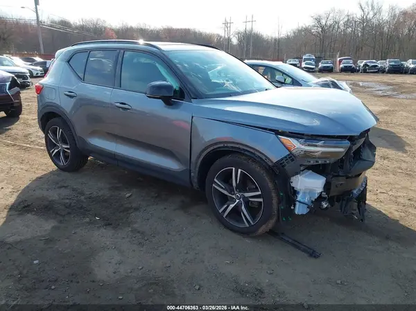 YV4162UM1K2133348 2019 VOLVO XC40 - Image 1
