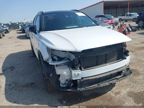 YV4162UM1K2156273 2019 VOLVO XC40 - Image 1